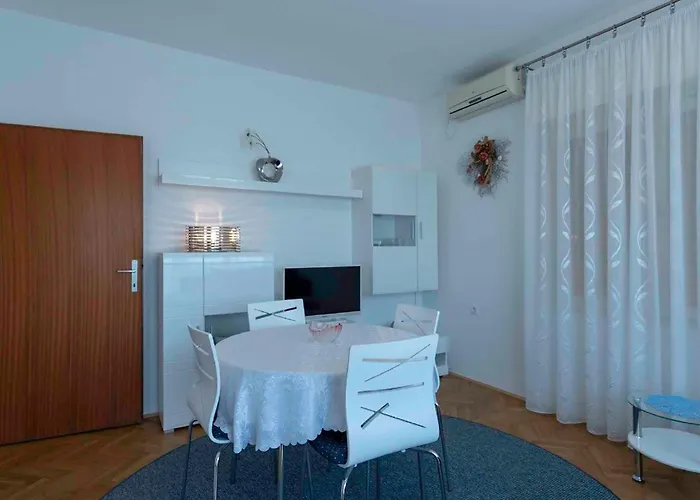 In - Insel Krk 41822 Малинска