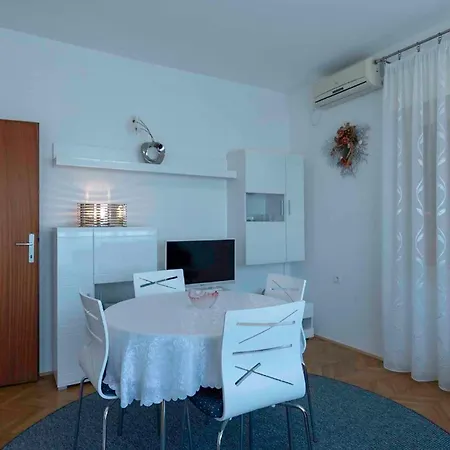 In - Insel Krk 41822 Малинска